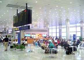 ثبت بیش از 30 میلیون تردد در گمرک در سال92 /  بیشترین تردد در فرودگاه قشم