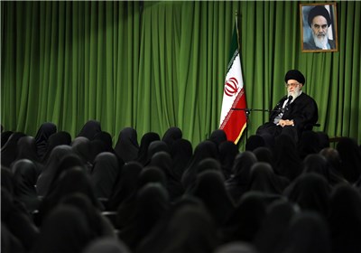 رهبر معظم انقلاب اسلامی: مساله زن از مساله خانواده قابل تفکیک نیست