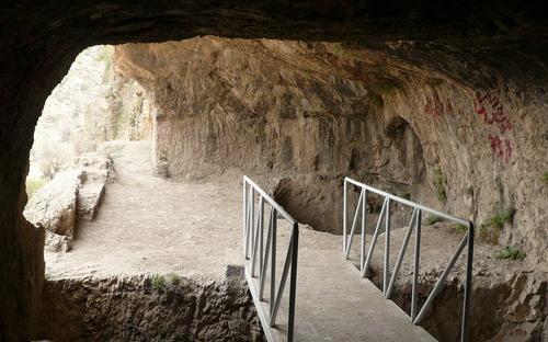 لرستان پایتخت پارینه سنگی ایران/ نبوغ ایرانیان در معماری شگفت انگیز غارهای «دست کند»