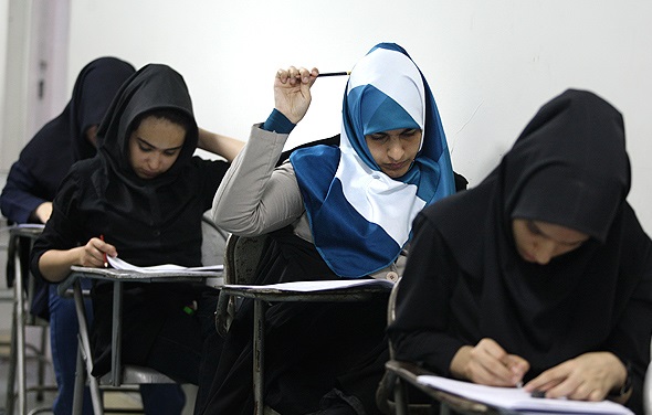 نگاهی به پدیده افزایش علاقه مندی دختران به ادامه تحصیل