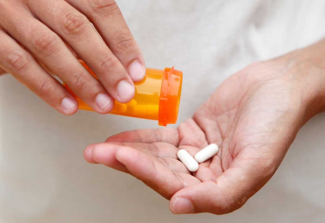آشنایی با عوارض ناشی از خود درمانی و مصرف خودسرانه برخی داروها
