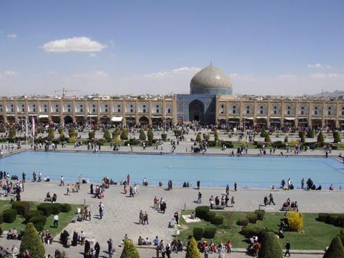 برگزاری همایش در زمان اوج ورود گردشگر به اصفهان/ زور هتل داران به مقامات ارشد نمی‌رسد