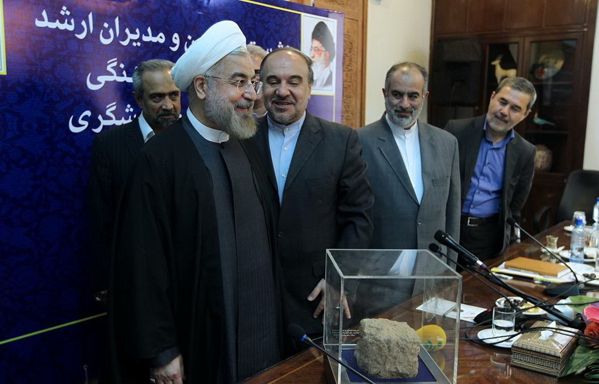 روحانی: با گردشگران، با میهمان نوازی ایرانی برخورد کنیم
