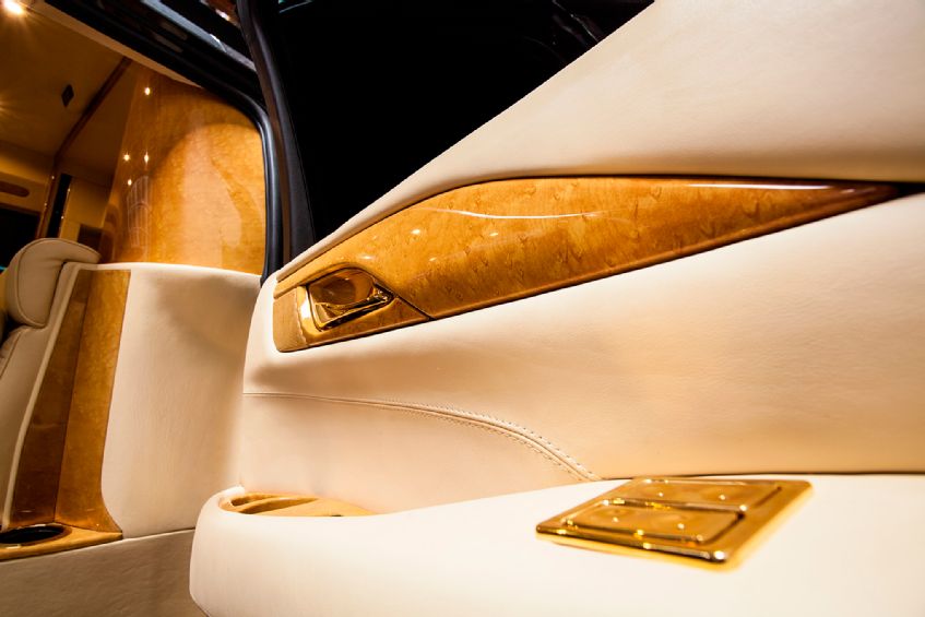 نگاهی نزدیک به «کادیلاک اسکالید لکسانی مدل 2015»/ هتل پنج ستاره یا اتومبیل؟