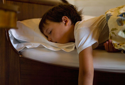 چگونگی کنترل شب ادراری کودکان/ راهنمای گام به گام مقابله با شب ادراری کودکان