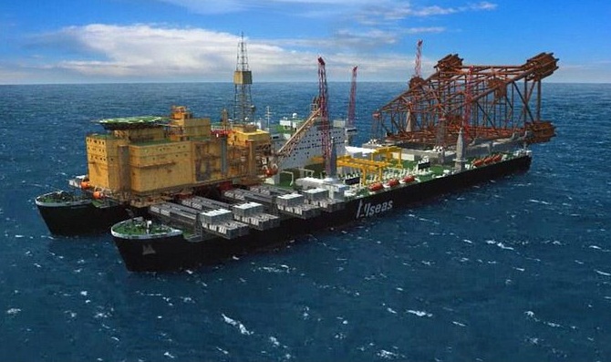 ساخت بزرگ‌ترین کشتی جهان با قابلیت حمل سکوهای نفتی