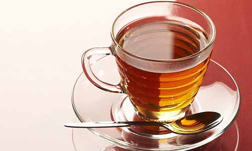 آشنایی با مضرات نوشیدن بیش از حد چای سیاه