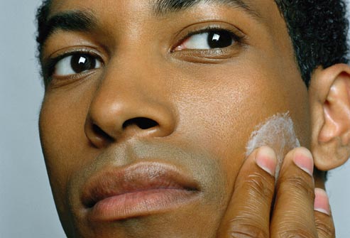 اگر پوست چربی دارید، بیشتر به آن توجه کنید/ چگونگی مراقبت از پوست های چرب