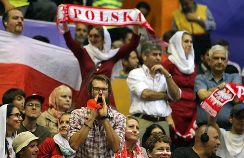 حواشی شکست برابر لهستان