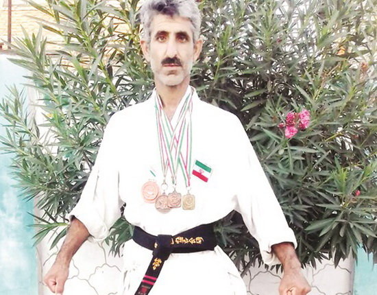 رفتگر ۴۵ ساله‌ مسلط به زبان انگلیسی که قهرمان کاراته ایران شد