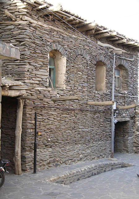 روستای ورکانه همدان، روستای خانه های سنگی