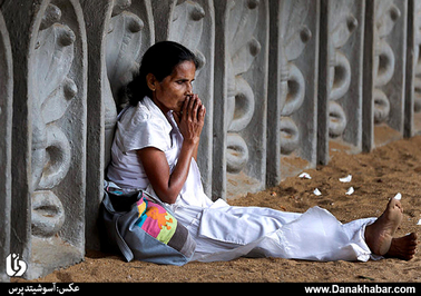 دعا در معبد؛ سریلانکا