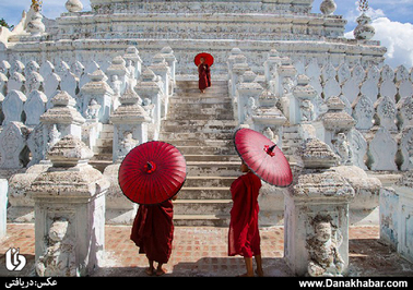 راهبان بودایی در معبدی در میانمار
