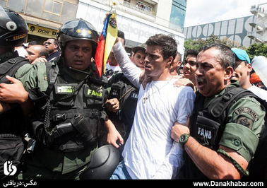 دستگیری لئوپولدو لوپز یکی از رهبران مخالفان دولت ونزوئلا به اتهام تحریک مردم به شورش و ادامه تجمعات مخالفان و موافقان حکومت در شهر کاراکاس 
