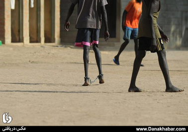زندانیان در حال بازی فوتبال در حیاط یکی از زندان های شهر جوبا پایتخت سودان جنوبی