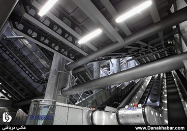 ایستگاه وست مینستر ، لندن ، انگلیس
مترو لندن پدر بزرگ تمام مترو های اروپاست اما این ایستگاههای قدیمی با معماری مدرن زیبا سازی شده اند مانن ایستگاه وست مینیستر با ترکیب فلز و بتن طراحی شده است.