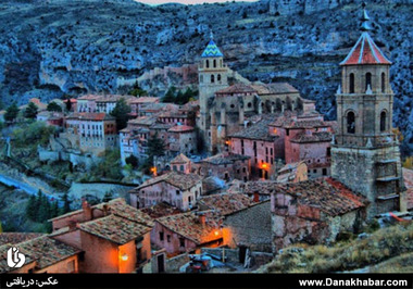 البرّاسین- اسپانیا
این روستای زیبا در شمال اسپانیا قرار دارد. نقاشی‌هایی که پای صخره‌های اطراف این روستا قرار دارد، از آثار مهم ماقبل تاریخ محسوب می‌گردد.
