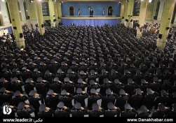 دیدار فرماندهان، مسوولان و جمعی از پرسنل نیروی هوایی ارتش با مقام معظم رهبری