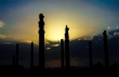 زمین لرزه و نشست زمین قامت تخت جمشید را می لرزاند