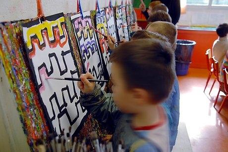 درمان مشکلات رفتاری کودکان با کلاس های هنردرمانی/ کاهش 37 درصدی مشکلات کودکان با حضور در کلاس هنردرمانی