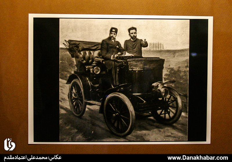 نادیده های قاجار را در نیاوران ببینید/ از نمایش پاپوش های ایرانی تا تصویر ناصرالدین شاه در حال رانندگی