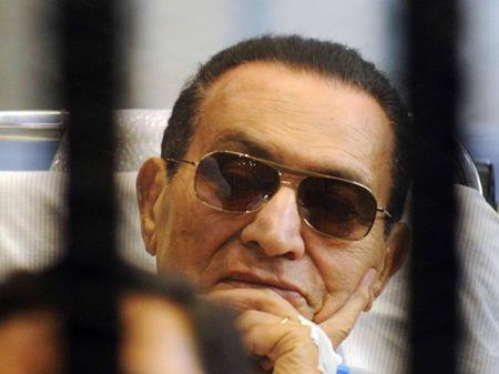 3 سال حبس برای مبارک و 4 سال زندان برای فرزندان وی