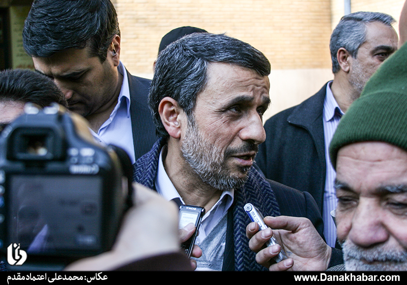 دلواپسان پیامک دادند: امروز به استقبال احمدی نژاد برویم