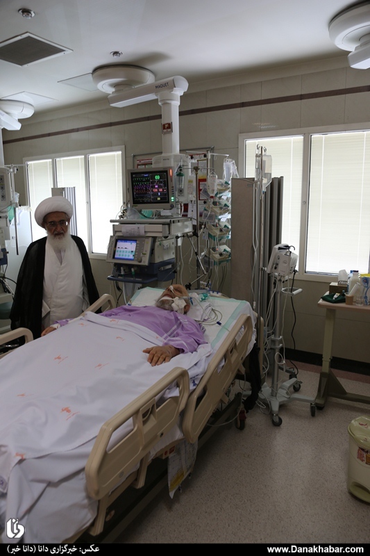 عیادت آیت الله نوری همدانی از رئیس مجلس خبرگان