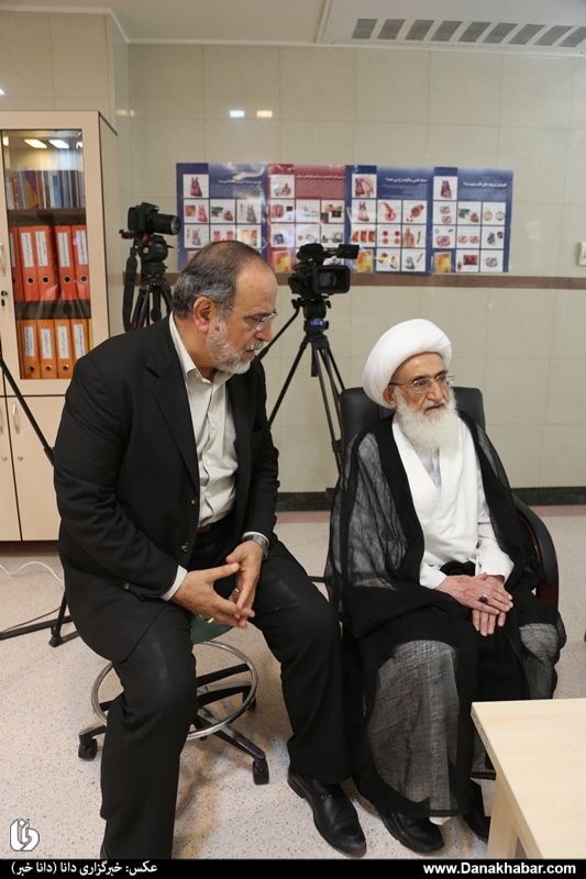 عیادت آیت الله نوری همدانی از رئیس مجلس خبرگان