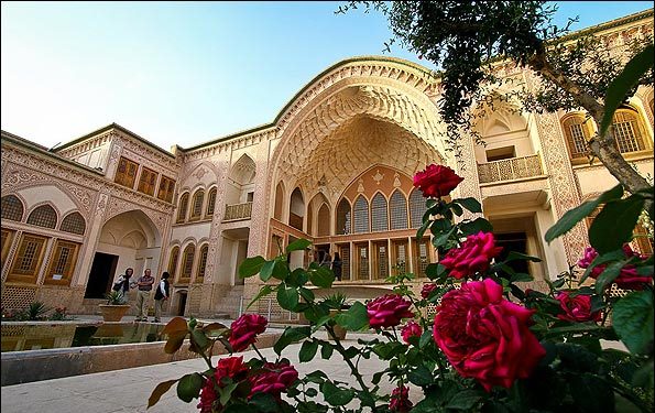 خانه عامری‌ها «مرکز عشق و هنر» است/ جهانیان نباید فرهنگ و هنر ایران را دست کم بگیرند