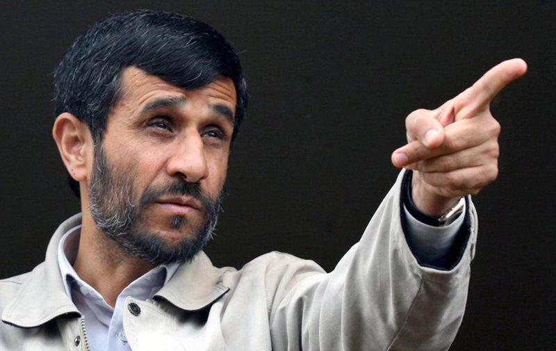 اشتباهات احمدی نژاد به روایت وزیر کابینه‌اش/ حاشیه ها هم توسط خود دولت و هم از بیرون به آن تحمیل شد