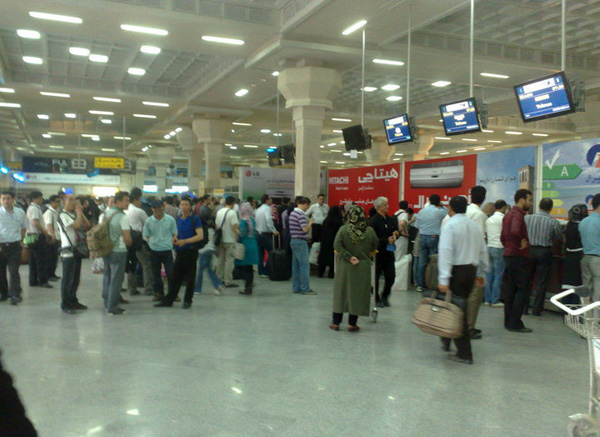 هشدارهای پلیس فرودگاه به زائران: حمل ترشی، ترامادول، زعفران ممنوع