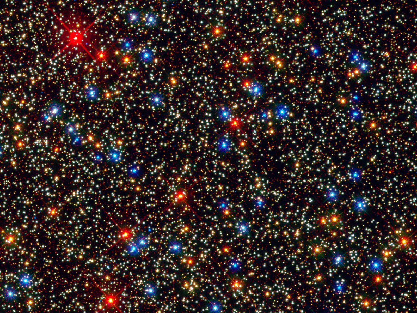 تلسکوپ هابل چگونه عکس‌های رنگی از فضا تهیه می کند؟