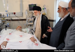 ترخیص رهبر معظم انقلاب از بیمارستان و عیادت ایشان از آیت الله مهدوی کنی