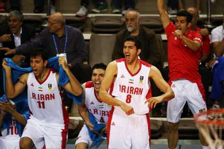 برای نخستین بار بسکتبال ایران فینالیست شد/ پیروزی دشوار برابر قزاق ها