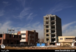 کج شدن ساختمان ۷ طبقه در پی ساخت غیر کارشناسی - کرمان