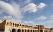 پاکسازی پل خواجو توسط دوستداران میراث فرهنگی اصفهان