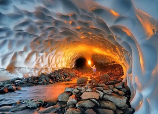 سفر به تونل برفی در تابستان