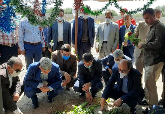 ادای احترام رییس سازمان جنگلها به زندهیاد البرز زارعی ادای احترام رییس سازمان جنگلها به زندهیاد البرز زارعی