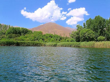 دریاچه ای بر بام قزوین