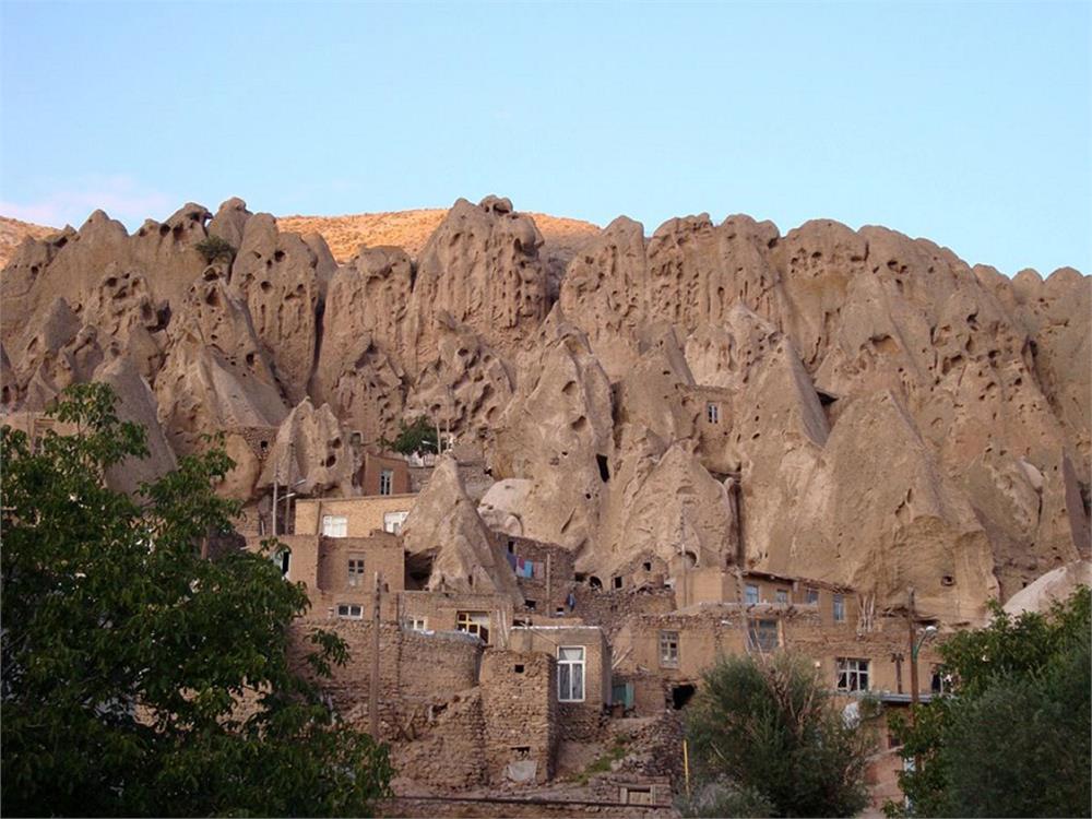 روستای کندوان، خانه هایی در دل کوه