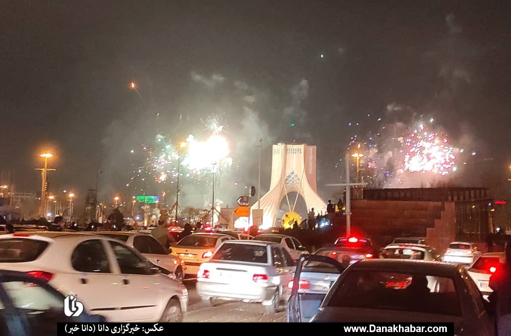 مراسم نورافشانی همزمان با ۲۲ بهمن در بیش از ۱۰۰۰ نقطه از شهر تهران برگزار شد