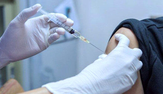 تزریق بیش از ۳۰۰ هزار دُز واکسن کرونا در کشور طی شبانه روز گذشته