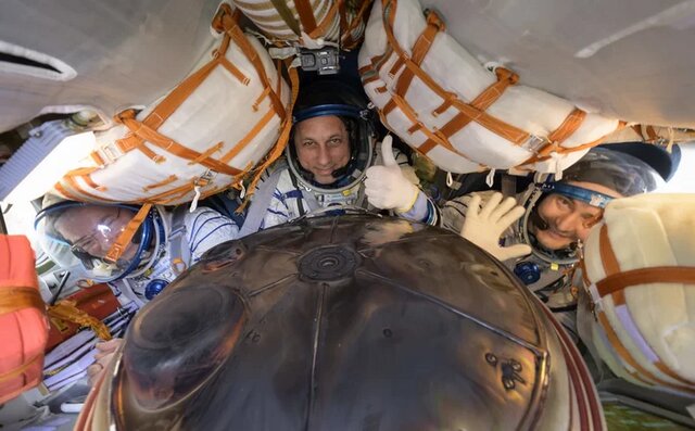 بازگشت فضانوردان روس و آمریکایی به زمین با فضاپیمای روسی