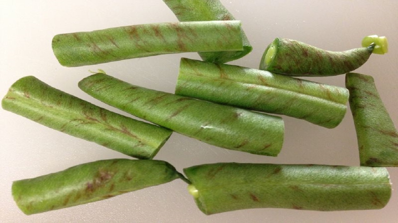 باید یا نباید مصرف لوبیا سبز دارای لکه‌های قهوه‌ای
