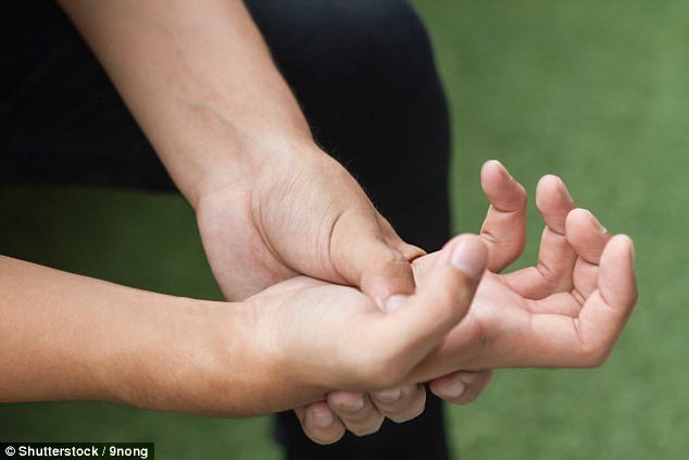 آرتریت روماتوئید چیست؟