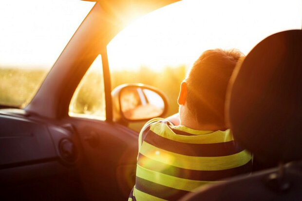 خطرات تنها گذاشتن کودکان در اتومبیل در فصل گرما/مراقب گرمازدگی باشید