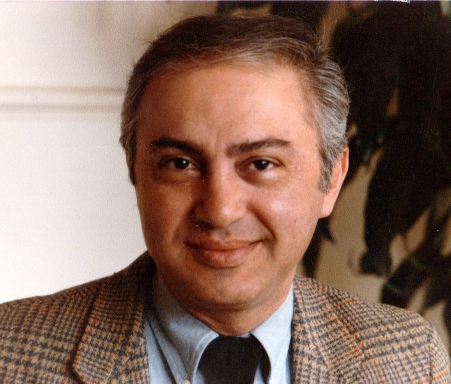 دکتر غلامرضا افخمی، استاد علوم سیاسی درگذشت.